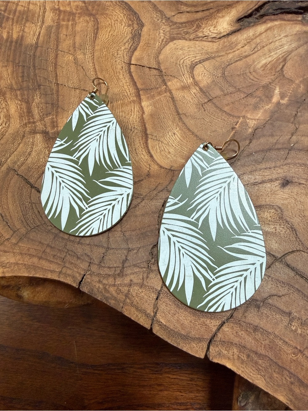 Nickel & Suede Green Palm Leaf Teardrop Earrings